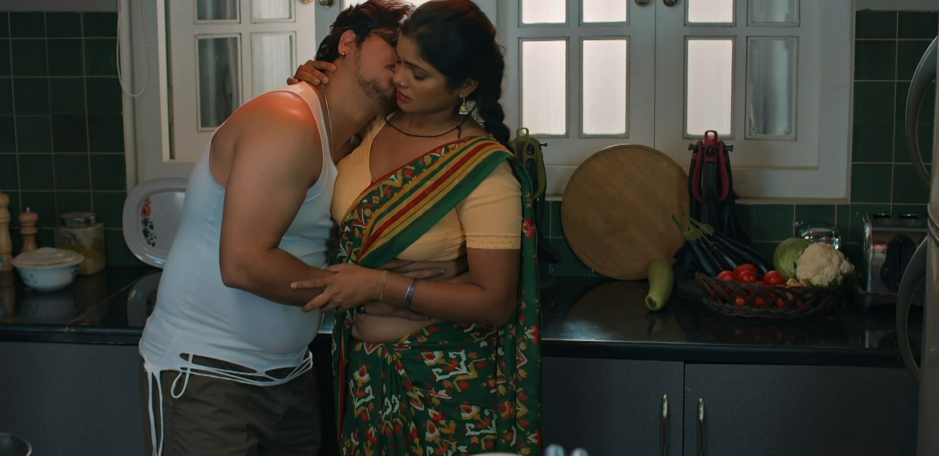 Main Yahan Tu Wahan – S01E02 2023 Hindi Hot Web Series Ullu