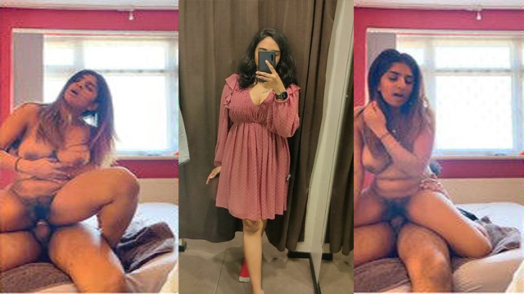 Desi Hindi Porn Sexy College Girl Fucking with Young Servant at Home