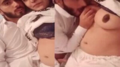 Paki Sexy Bhabhi boobs show to her Dewar and sucking cock